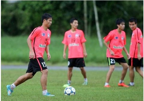 Đồng đội Công Phượng ứa nước mắt khi nhìn về V-League