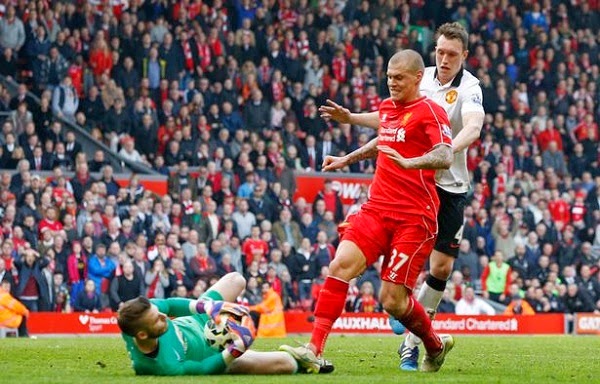 Martin Skrtel khó thoát tội