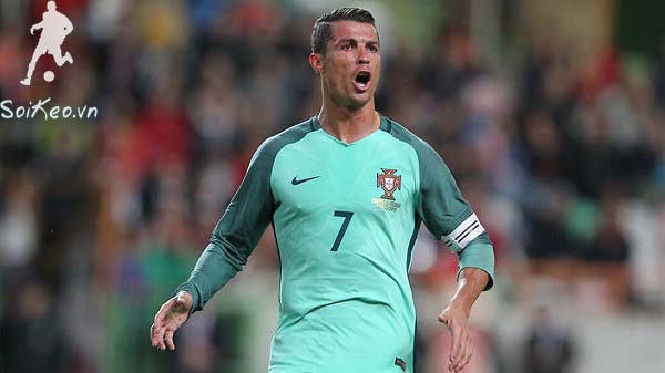 Ronaldo đánh giá cao hàng tiền vệ Pháp