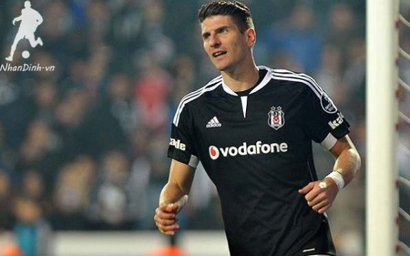 Dortmund hẹn gặp Gomez vào năm sau