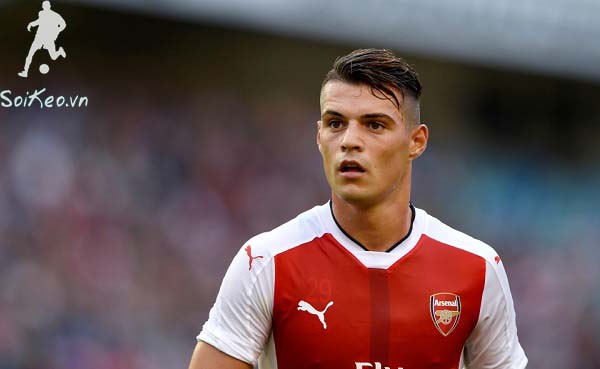 Xhaka thích lối chơi của Pháo thủ