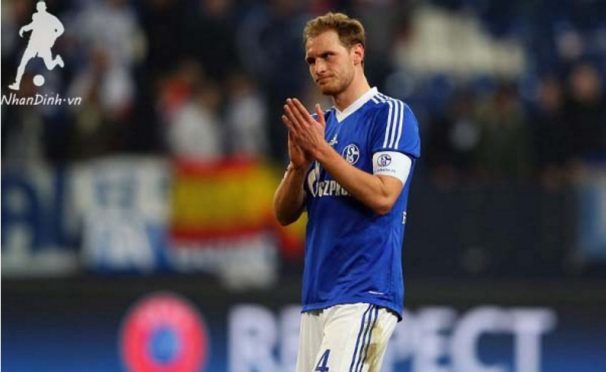 Howedes háo hức đối đầu với Muller