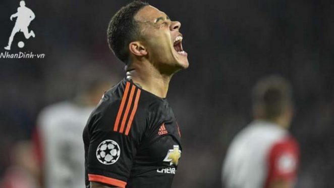 Milan gọi điện liên hệ với Memphis Depay
