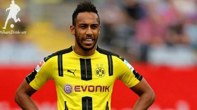 Man Utd nên cố gắng chiêu mộ Aubameyang