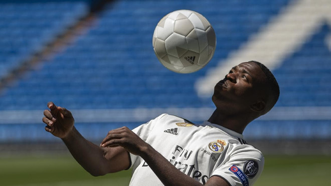 Real Madrid giới thiệu ‘truyền nhân 18 tuổi của Ronaldo’