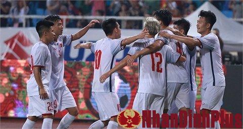 Văn Hậu lập siêu phẩm, U23 Việt Nam thắng Oman phút chót
