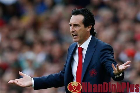 HLV Emery cấm cầu thủ Arsenal uống… nước ép trái cây