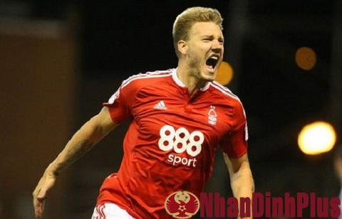 “Lord” Bendtner khiến tài xế taxi nhập viện khẩn cấp