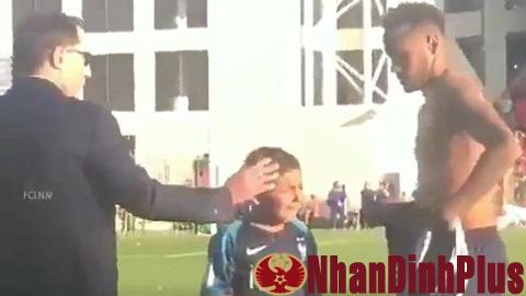 Tiền đạo Neymar đốn tim fan bằng cử chỉ đẹp với CĐV nhí